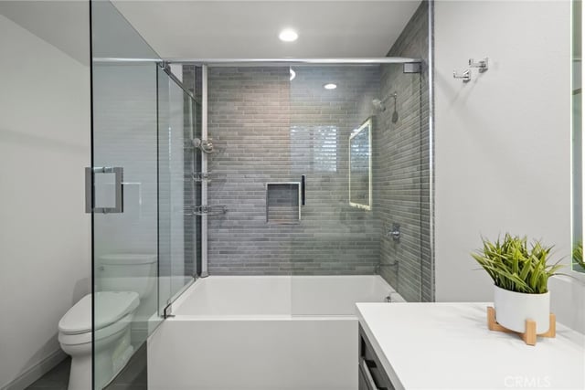 4477 Woodman Avenue 202, Sherman Oaks, CA 91423 — photo 14 of 30