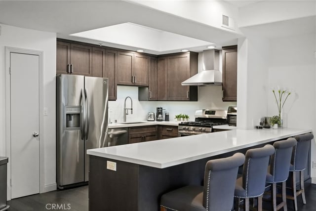 4477 Woodman Avenue 202, Sherman Oaks, CA 91423 — photo 5 of 30