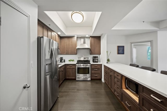4477 Woodman Avenue 202, Sherman Oaks, CA 91423 — photo 6 of 30