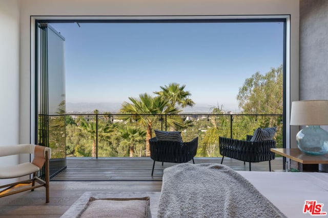 4540 Estrondo Drive, Encino, CA 91436 — photo 34 of 65