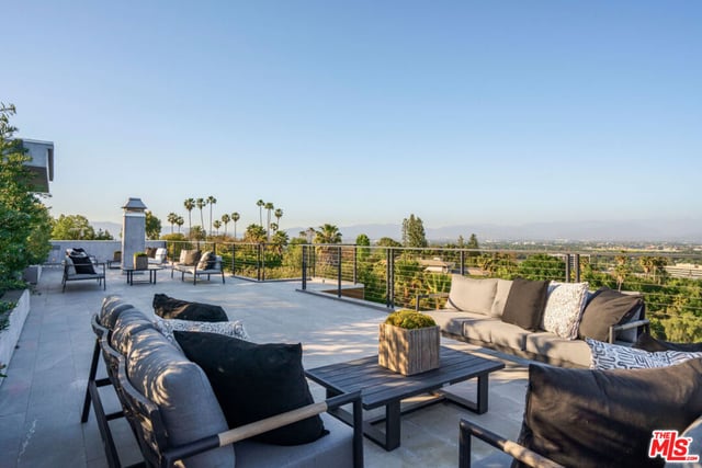 4540 Estrondo Drive, Encino, CA 91436 — photo 42 of 65
