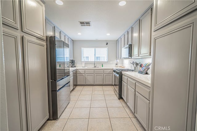 25708 Holiday Circle B, Stevenson Ranch, CA 91381 — photo 18 of 48
