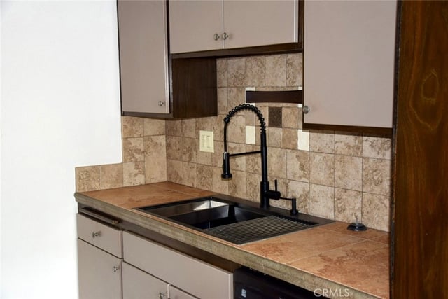 10757 Hortense 304, Toluca Lake, CA 91602 — photo 18 of 47