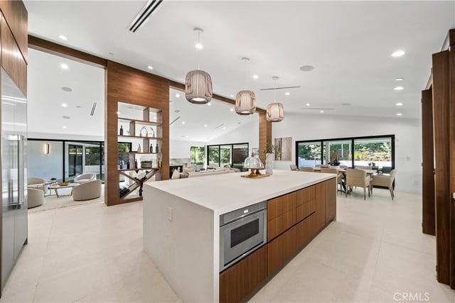 16105 Clear Oak Drive, Encino, CA 91436 — photo 11 of 44