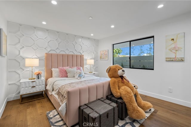 16105 Clear Oak Drive, Encino, CA 91436 — photo 22 of 44