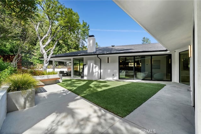 16105 Clear Oak Drive, Encino, CA 91436 — photo 32 of 44
