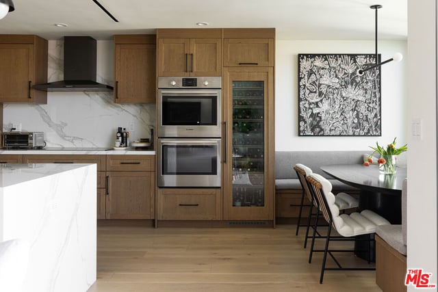 818 N Doheny Drive 1001, West Hollywood, CA 90069 — photo 3 of 15