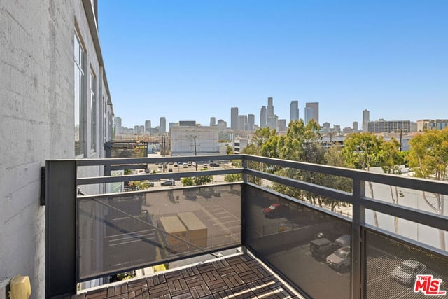 825 E 4th Street 503, Los Angeles, CA 90013 — photo 10 of 23