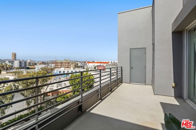 825 E 4th Street 503, Los Angeles, CA 90013 — photo 15 of 23