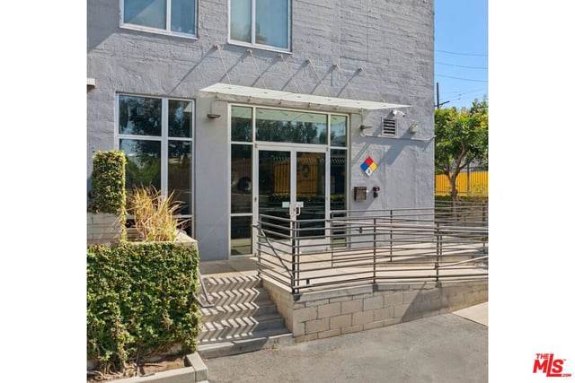 825 E 4th Street 503, Los Angeles, CA 90013 — photo 2 of 23