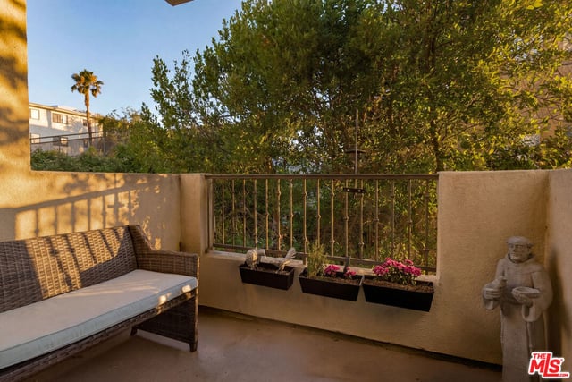 4237 Longridge Avenue 203, Studio City, CA 91604 — photo 12 of 14