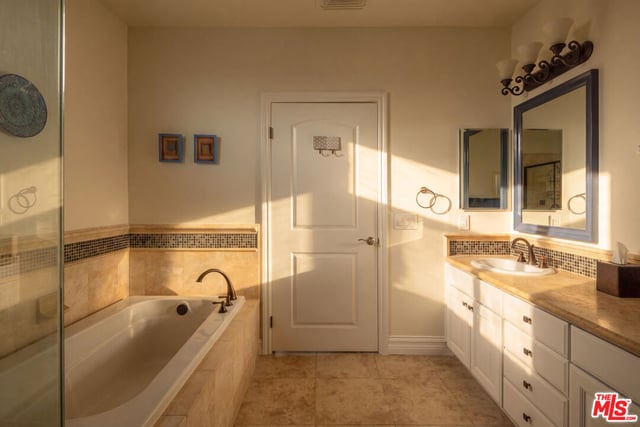 4237 Longridge Avenue 203, Studio City, CA 91604 — photo 8 of 14