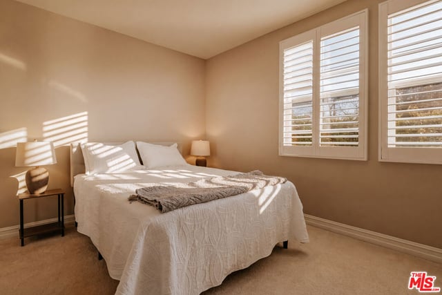 4237 Longridge Avenue 203, Studio City, CA 91604 — photo 9 of 14