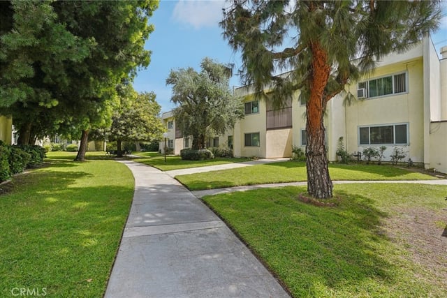11813 Runnymede Street 27, North Hollywood, CA 91605 — photo 17 of 28