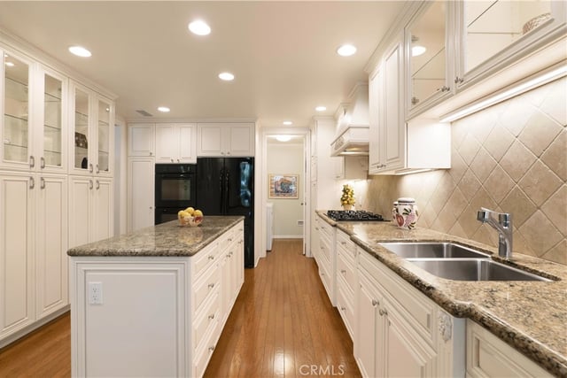 4727 Park Encino Lane 230, Encino, CA 91436 — photo 20 of 45