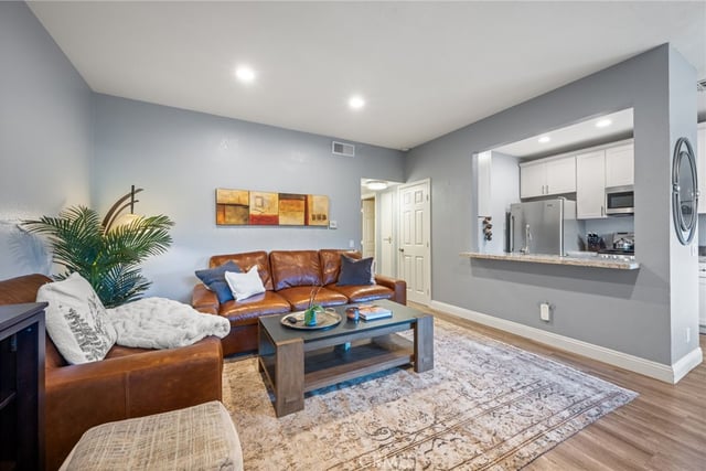 158 Maegan 7, Thousand Oaks, CA 91362 — photo 13 of 33