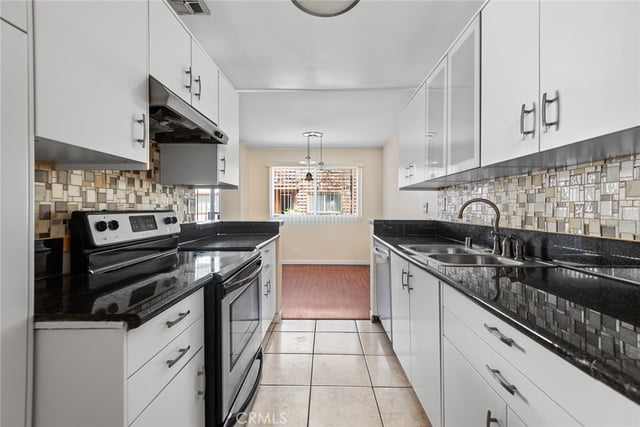5349 Newcastle 20, Encino, CA 91316 — photo 9 of 25
