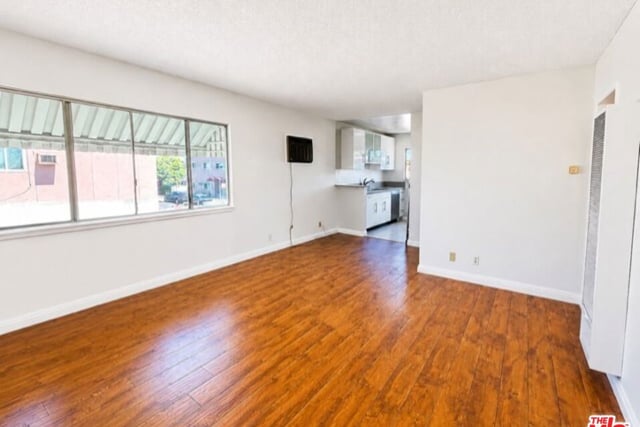7137 Coldwater Canyon Avenue 12, North Hollywood, CA 91605 — photo 4 of 17