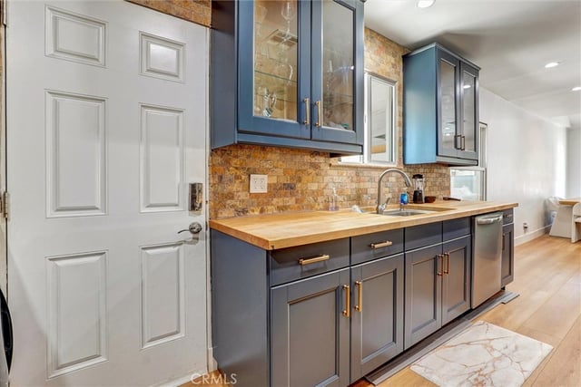 20355 Mobile, Winnetka, CA 91306 — photo 11 of 42