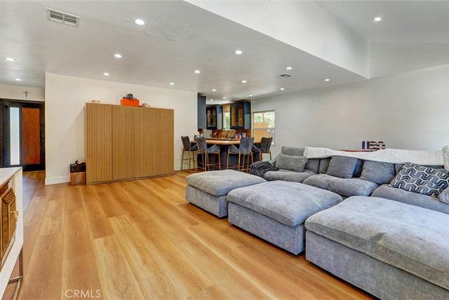 20355 Mobile, Winnetka, CA 91306 — photo 17 of 42