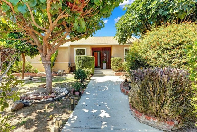 20355 Mobile, Winnetka, CA 91306 — photo 2 of 42