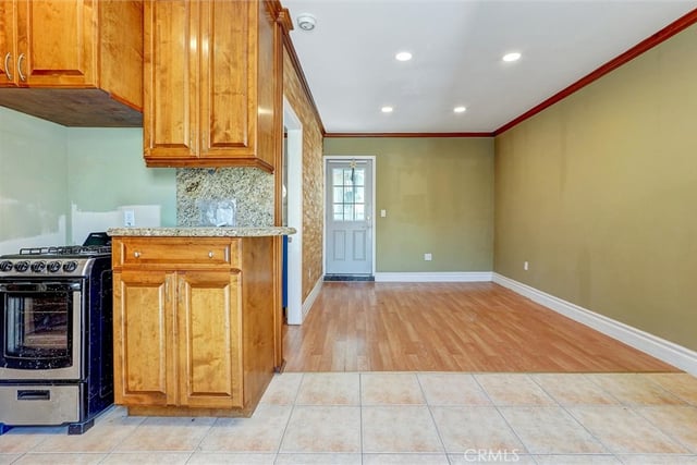 20355 Mobile, Winnetka, CA 91306 — photo 27 of 42