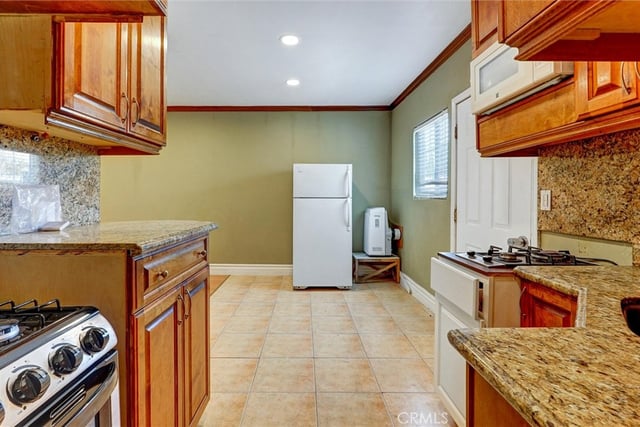 20355 Mobile, Winnetka, CA 91306 — photo 33 of 42