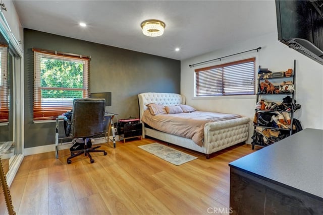 20355 Mobile, Winnetka, CA 91306 — photo 6 of 42