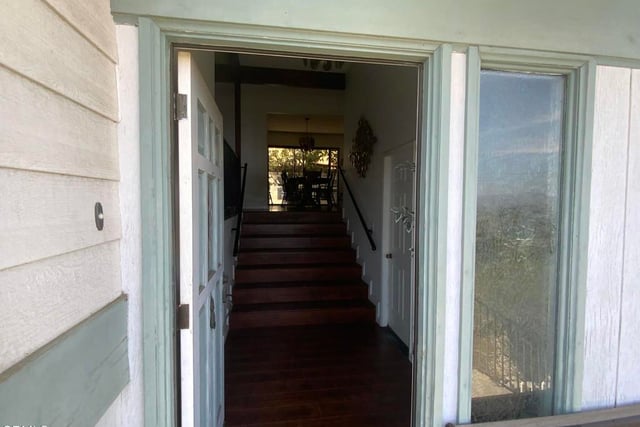 377 N Loop Drive N, Camarillo, CA 93010 — photo 3 of 33