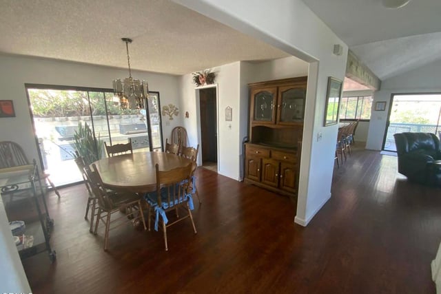 377 N Loop Drive N, Camarillo, CA 93010 — photo 9 of 33