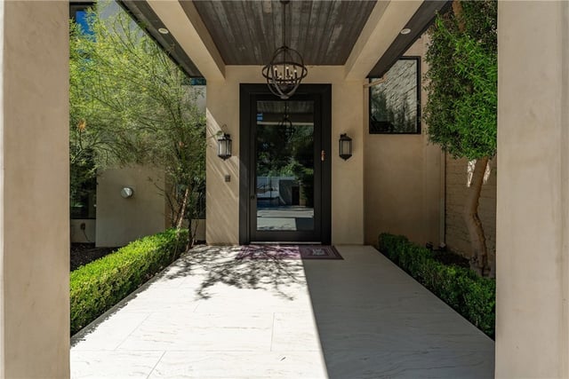 5334 Encino Avenue, Encino, CA 91316 — photo 4 of 57
