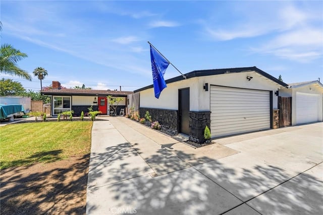 1013 N Lyman, Covina, CA 91724 — photo 3 of 17