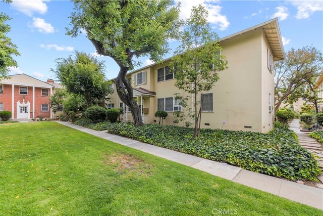 527 E Maple, Glendale, CA 91205 — photo 4 of 48