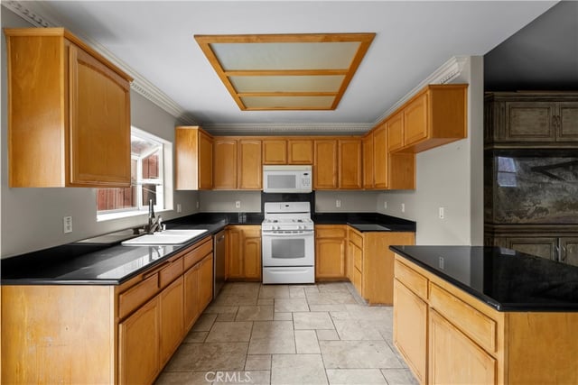 17779 Merridy, Northridge, CA 91325 — photo 10 of 20