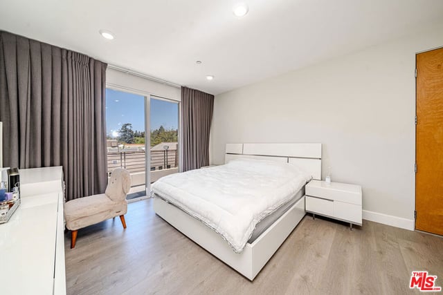 4925 Wilshire Boulevard 302, Los Angeles, CA 90010 — photo 18 of 44
