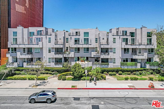 4925 Wilshire Boulevard 302, Los Angeles, CA 90010 — photo 2 of 44