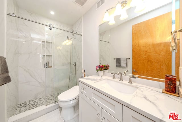 4925 Wilshire Boulevard 302, Los Angeles, CA 90010 — photo 24 of 44