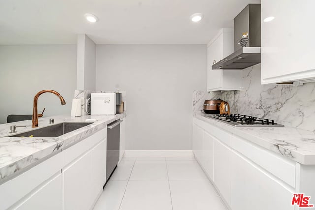 4925 Wilshire Boulevard 302, Los Angeles, CA 90010 — photo 4 of 44