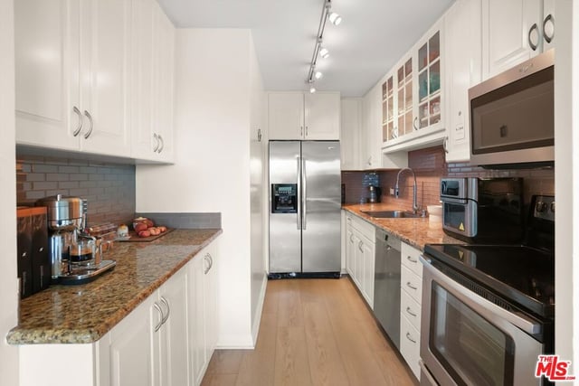 10501 Wilshire Boulevard 902, Los Angeles, CA 90024 — photo 5 of 22