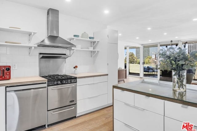 3625 Fredonia Drive 2, Los Angeles, CA 90068 — photo 4 of 16