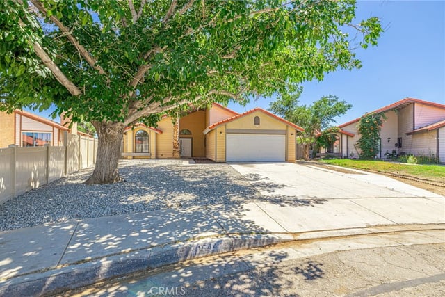 1544 E Norberry, Lancaster, CA 93535 — photo 2 of 33