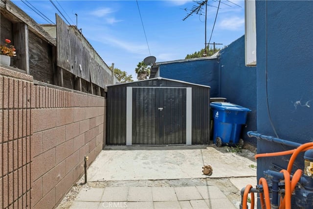 5964 S Halldale, Los Angeles, CA 90047 — photo 17 of 35
