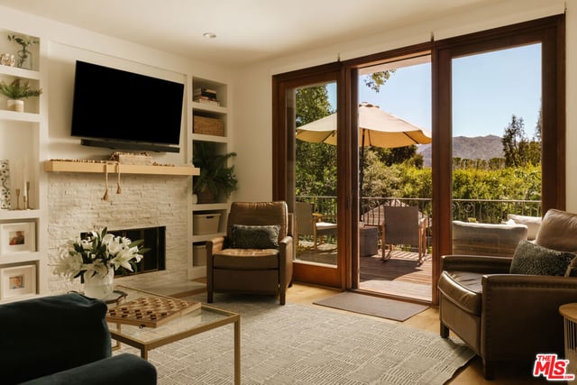 685 Wonder View Drive, Calabasas, CA 91302 — photo 15 of 45