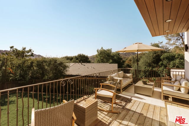 685 Wonder View Drive, Calabasas, CA 91302 — photo 21 of 45