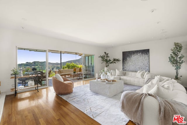 7132 Macapa Drive, Los Angeles, CA 90068 — photo 3 of 27