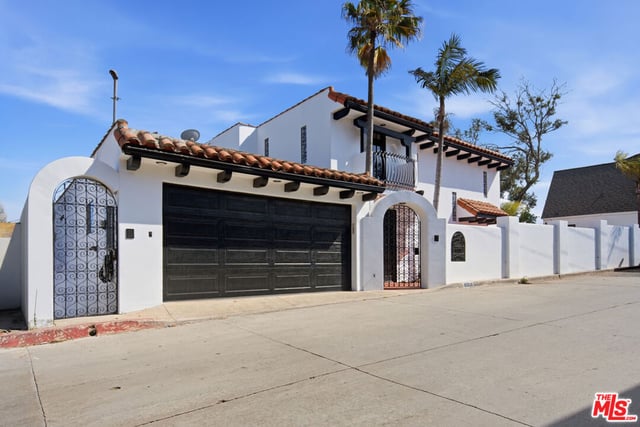 8908 Appian Way, Los Angeles, CA 90046 — photo 7 of 64