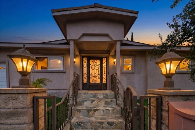 6415 Varna Avenue, Van Nuys, CA 91401 — photo 3 of 57
