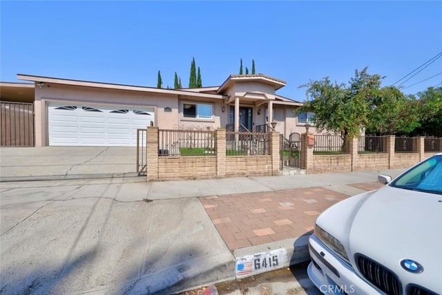 6415 Varna Avenue, Van Nuys, CA 91401 — photo 4 of 57