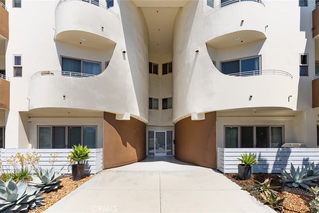 5016 Bakman 404, North Hollywood, CA 91601 — photo 24 of 27
