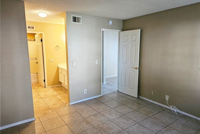 2554 Olive Drive 19, Palmdale, CA 93550 — photo 10 of 24